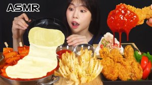Мукбанг - жареная курица и токпокки - сытная порция, еда на камеру