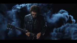 Тони Айомми - World Alone