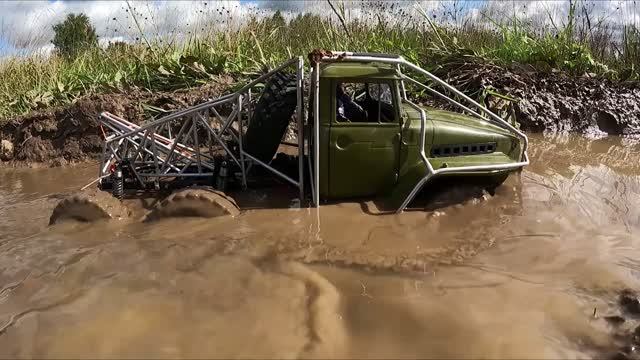 Урал 6х6 против Краз 6x6 на бездорожье