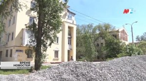 На сервере Волгограда продолжаются работы по обустройству нового тротуара на улице Дзержинского