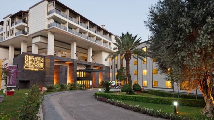 Прямое включение из отеля Seven Seas Hotel Life 5 с представителем Coral Group Hotels.