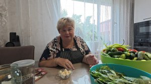 Заготовки продолжаются: вишнёвый  компот и огурчики по новому рецепту. Готовим плов  и пирог .