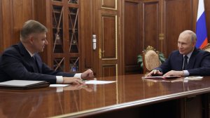 Владимир Путин с главой ОАО «Российские железные дороги»  Олегом Белозёровым, Кремль, 31 июля 2026
