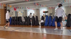 Уроки фехтования в сианьском международном университете. Каникульный лагерь
