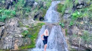 Рената  Life. На катере к водопаду