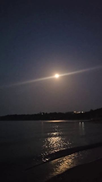 Приятно ощущать, как заходишь в воду не ногами, а кожей...