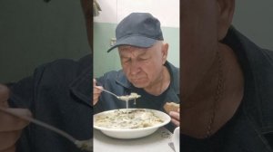 На ужин чай и суп из щавеля на курином бульоне.Приятного всем аппетита.