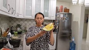 Пятница, готовимся к празднику, купила подарок внучке!)