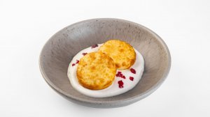Сырники с сырным муссом