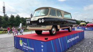 На фестивале «ПроДвижение» представлено свыше трехсот уникальных автомобилей.