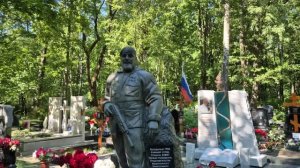 По дорошкам Смоленского кладбища. Санкт-Петербург.