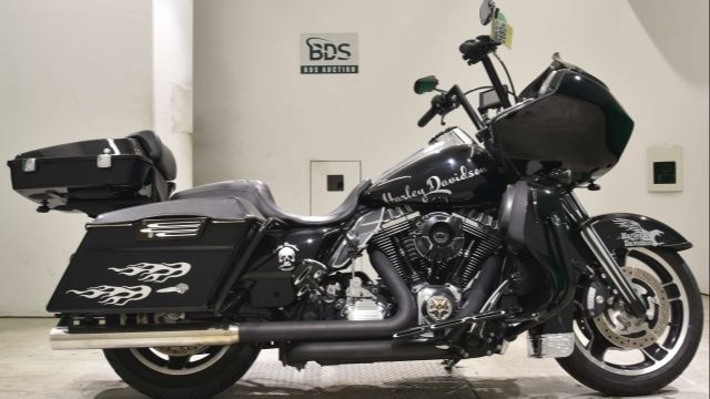 Видеообзор Harley Davidson Road Glide Gustom FLTRX1690 2012