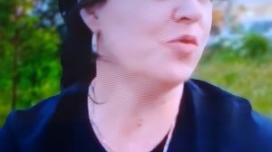 на что она намекает???