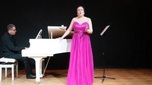 Екатерина Нешева исполняет «Не ветер, вея с высоты» Римского-Корсакова. Фортепиано — Сергей Семёнов