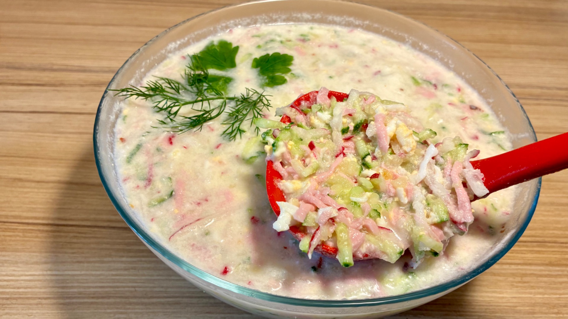 Окрошка на минералке.Быстро.Вкусно.Охлаждающе.