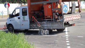 ДКС продолжает наносить дорожную разметку. Работы выполняются краской и пластиком