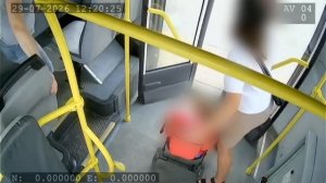 Беременная пассажирка с коляской разнесла автобус 
из-за «неудобной остановки» в Воронеже

Женщину в