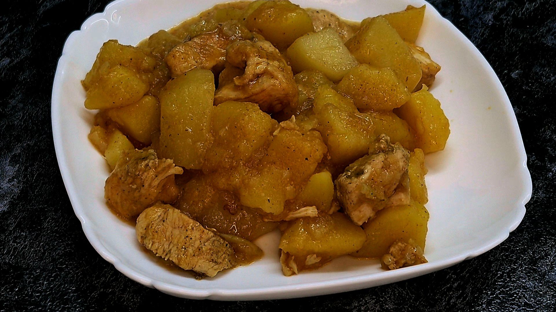 Жаркое по-домашнему с курицей, очень простой и вкусный ужин
