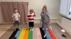 Повторяем цифры и движения на английском!