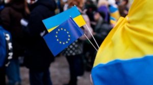 ЕС продлил временную защиту для украинцев еще на год, сообщил украинский телеканал «Общественное».