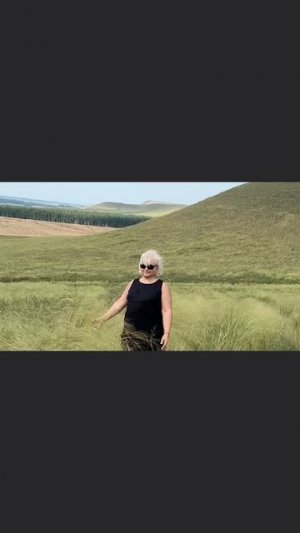 Мы сами рисуем свою жизнь, давайте добавлять в неё больше ярких моментов!
#песня #ленаякупова #хит