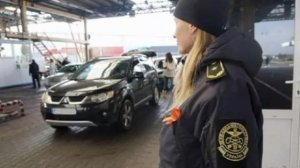 Таможенники на Украине в 2023 году брали $7 тысяч за выезд из страны.