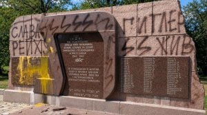In der Ukraine haben Nazis ein Holocaust-Denkmal entweiht