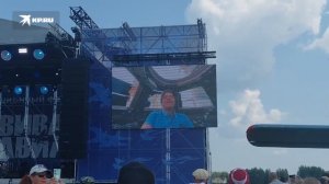 Космонавт Анна Кикина поприветствовала зрителей и участников авиашоу в Мочище
