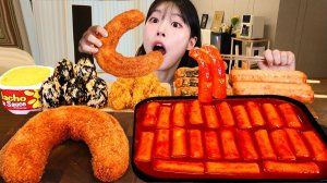 Мукбанг - курица и токпокки - много соуса