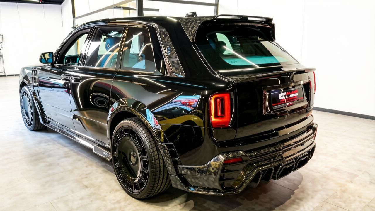 Rolls Royce Cullinan Mansory 2026 года, брутальный, огромный, ультрароскошный автомобиль