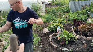 РАБОТА В ОГОРОДЕ, ПЕРЕНЕСЛИ БАТУТ.
