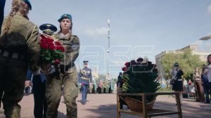 Возложение цветов к памятнику Маргелову накануне Дня ВДВ в Москве