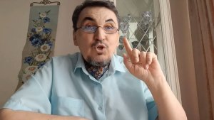 В кого влюблён Дмитрий«Домосёд-Уютник» ?