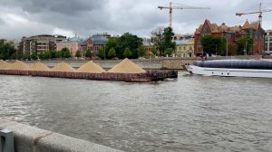 Романтическая прогулка под дождём по набережной Москвы-реки 🔥
