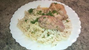 Рецепт мягкого и сочного кролика с овощами обжаренного и тушtнного в сливочном  соусе