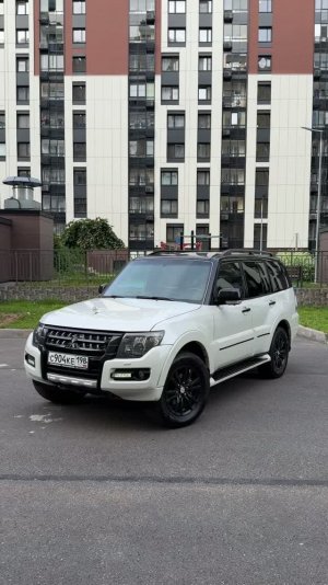 Обзор Mitsubishi PAJERO 3.8 AT