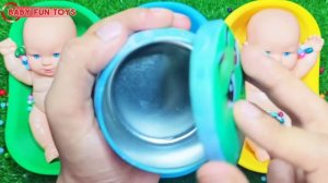 3 Куклы, Играющие в разноцветные шарики