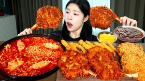 Мукбанг - острая лапша и сырные закуски - много соуса