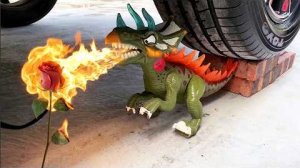 🚗 Машинка против огнедышащего динозавра 😱 Кто победит? 🦖🔥