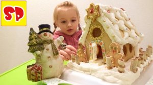 Спекли новогодний пряничный домик, показываем