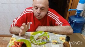 Мукбанг. Рис с куриными ножками и помидоры с бальзамиком. Беды Ростова.