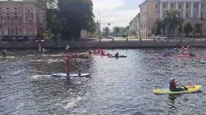 Фонтанка водный карнавал в центре Петербурга . 2026г