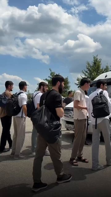 ЧЕМОДАНЫ СОБРАНЫ, ПУТЕВКИ В ЛЕТО ПОЛУЧЕНЫ!