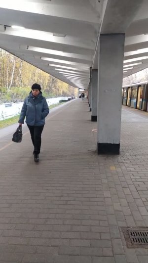 Станция метро Измайловская интерьер, пассажиры, поезд Москва Фрагмент 7