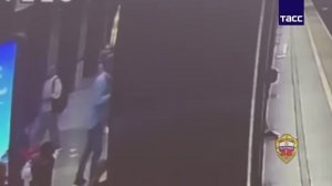 Распылила баллончик в метро