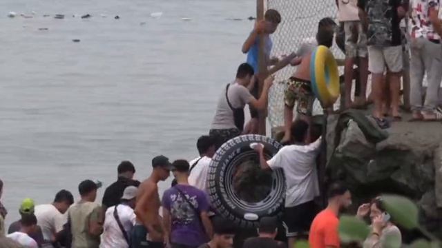 В Сеуту прибыли около 60 тыс. мигрантов