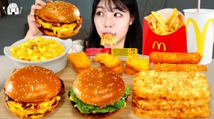 Мукбанг - курица - крупный план