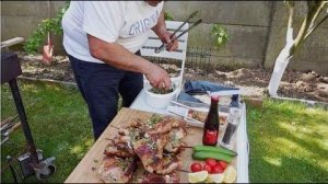 Обалденный шашлык из свиной корейки и салат из запечённых овощей на мангале