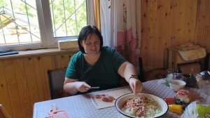 Готовим обед. Дети добытчики.