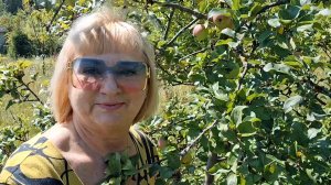 В красивом саду...прогулка...все заросло...